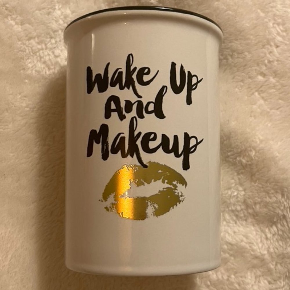 Makeup brush holder cup